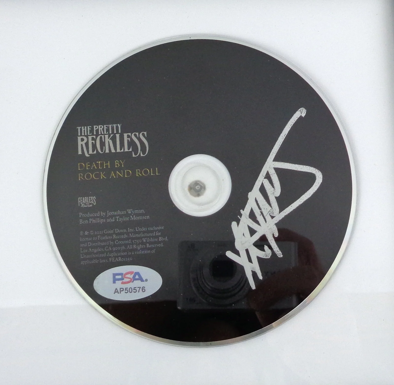 Taylor Momsen — Taylor Momsen Signed The Pretty Reckless Death By Rock CD Framed PSA/DNA COA, изображение 2