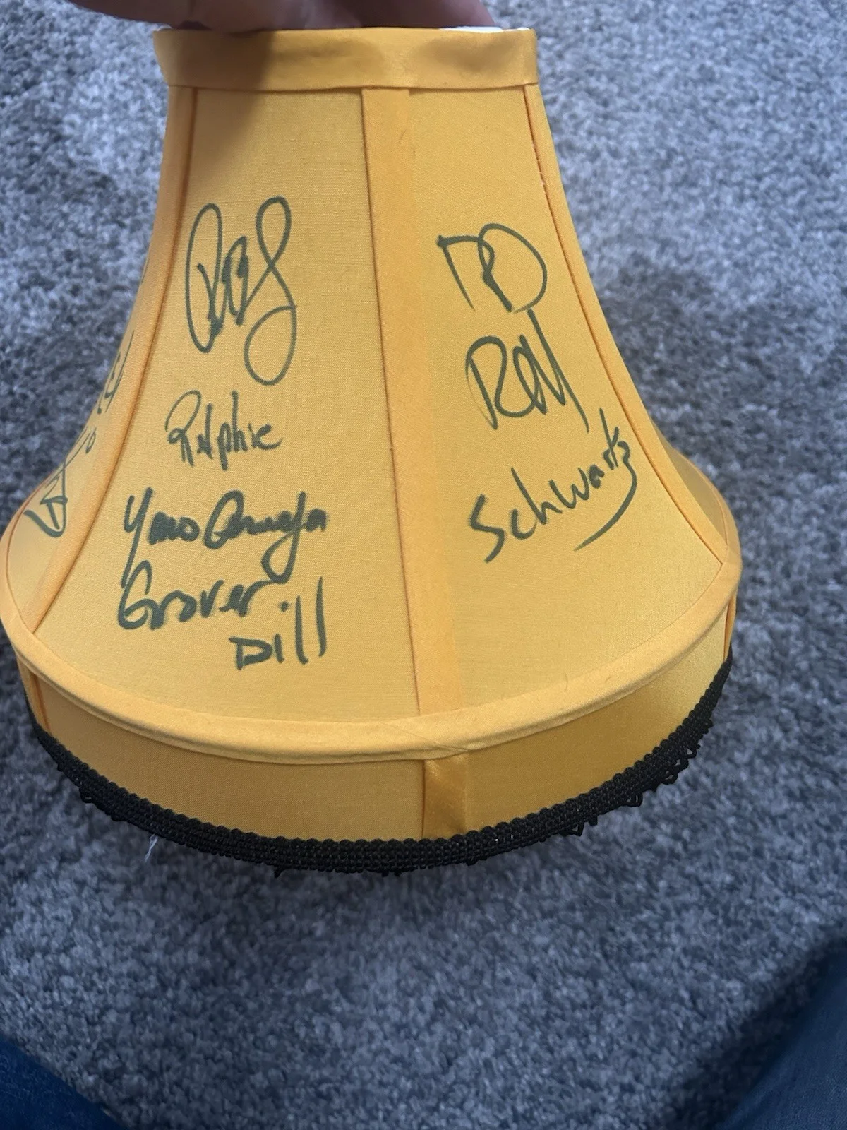 Peter Billingsley — A CHRISTMAS STORY 20'' LEG LAMP SIGNED BY FULL CAST PETER BILLINGSLEY COA
