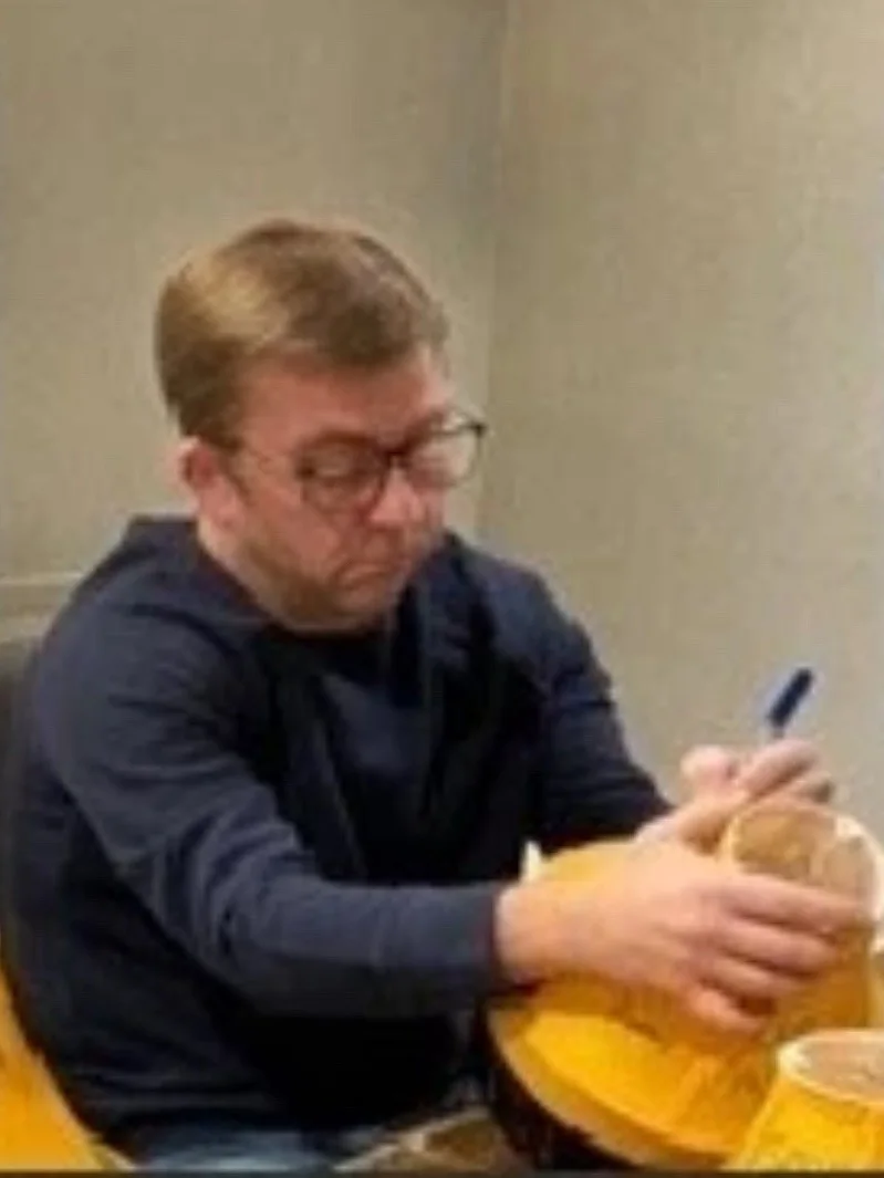 Peter Billingsley — A CHRISTMAS STORY 20'' LEG LAMP SIGNED BY FULL CAST PETER BILLINGSLEY COA, изображение 5
