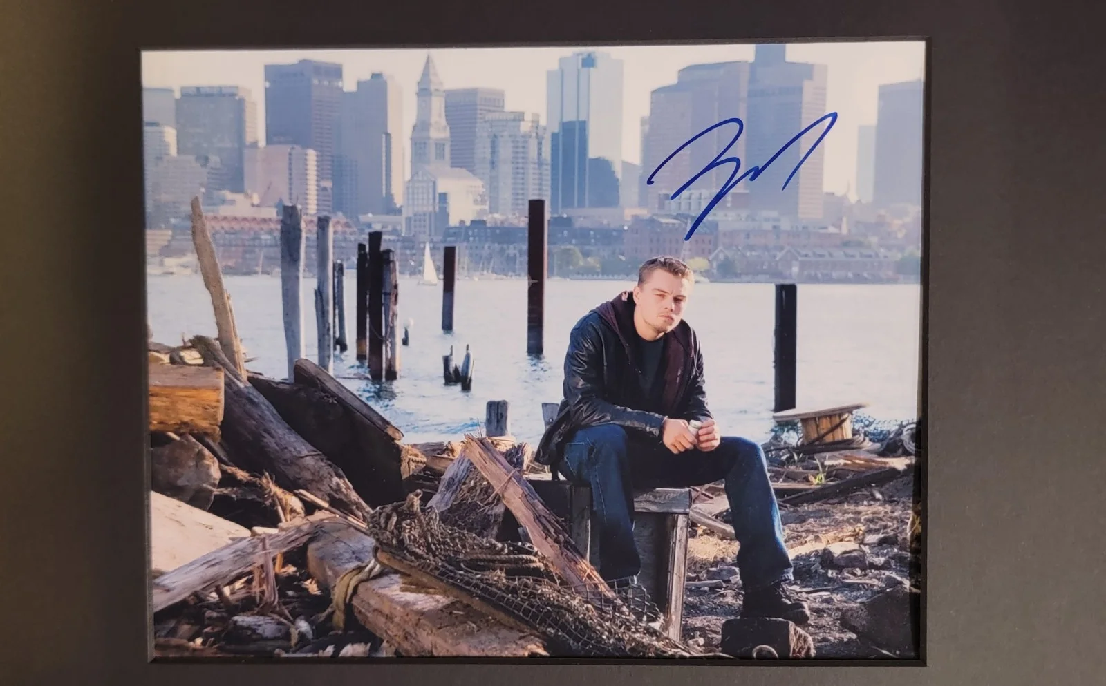 Leonardo DiCaprio — Leonardo DiCaprio Autographed Photo The Departed 8x10 with COA