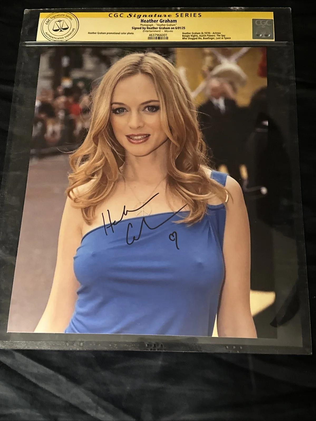 Heather Graham CGC SS Signed Photograph! Austin Powers Boogie Nights Autograph, image 3