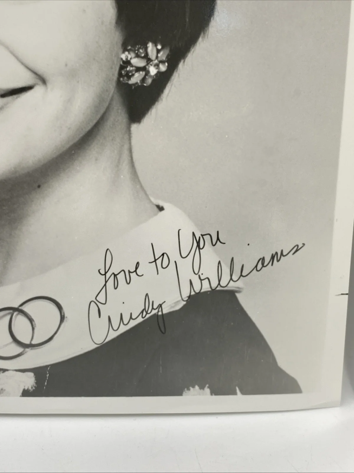 Cindy Williams — CINDY WILLIAMS Signed 8x10 LAVERNE & SHIRLEY Photo w/ “Love To You”, изображение 2