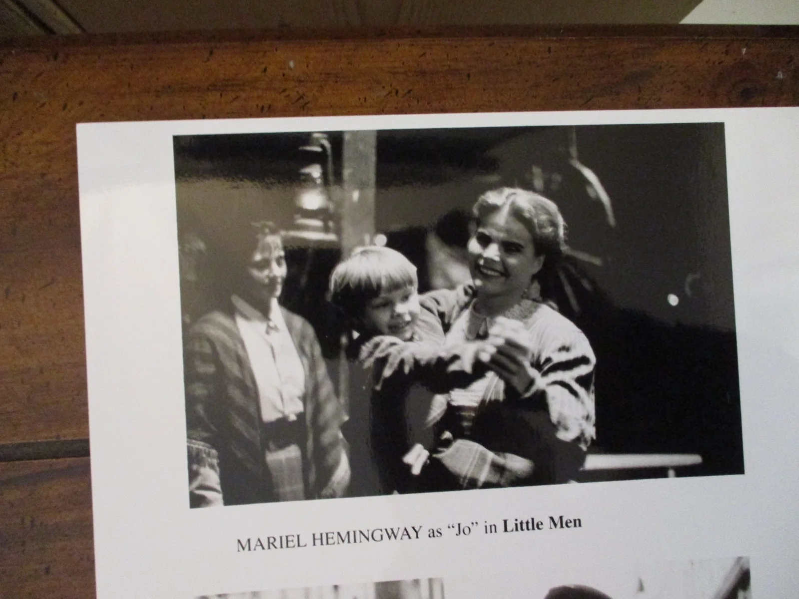 Mariel Hemingway/Michael Caloz/Ben Cook(LITTLE MEN)1998 8 x 10 B & W Press Photo, изображение 2