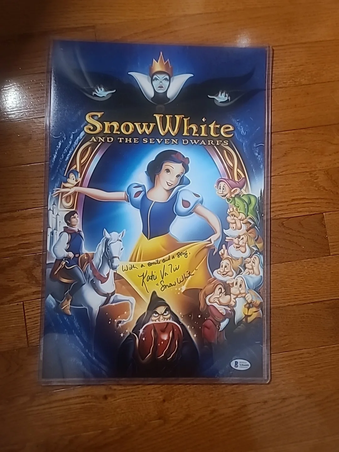 Katie Von Till — Katie Von Till Snow White Signed Inscribed 11x17 Snow White Disney Photo, image 4