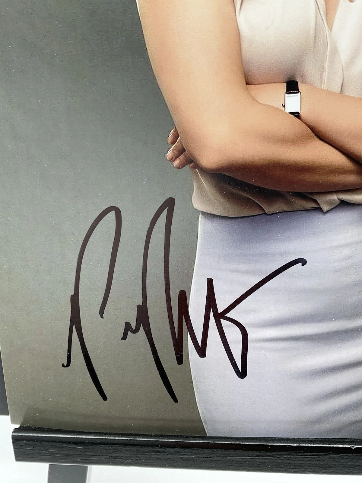 Piper Perabo — Piper Perabo signed 8x10 Yellowstone signed photo Yellowstone 8x10 signed ACOA, изображение 2