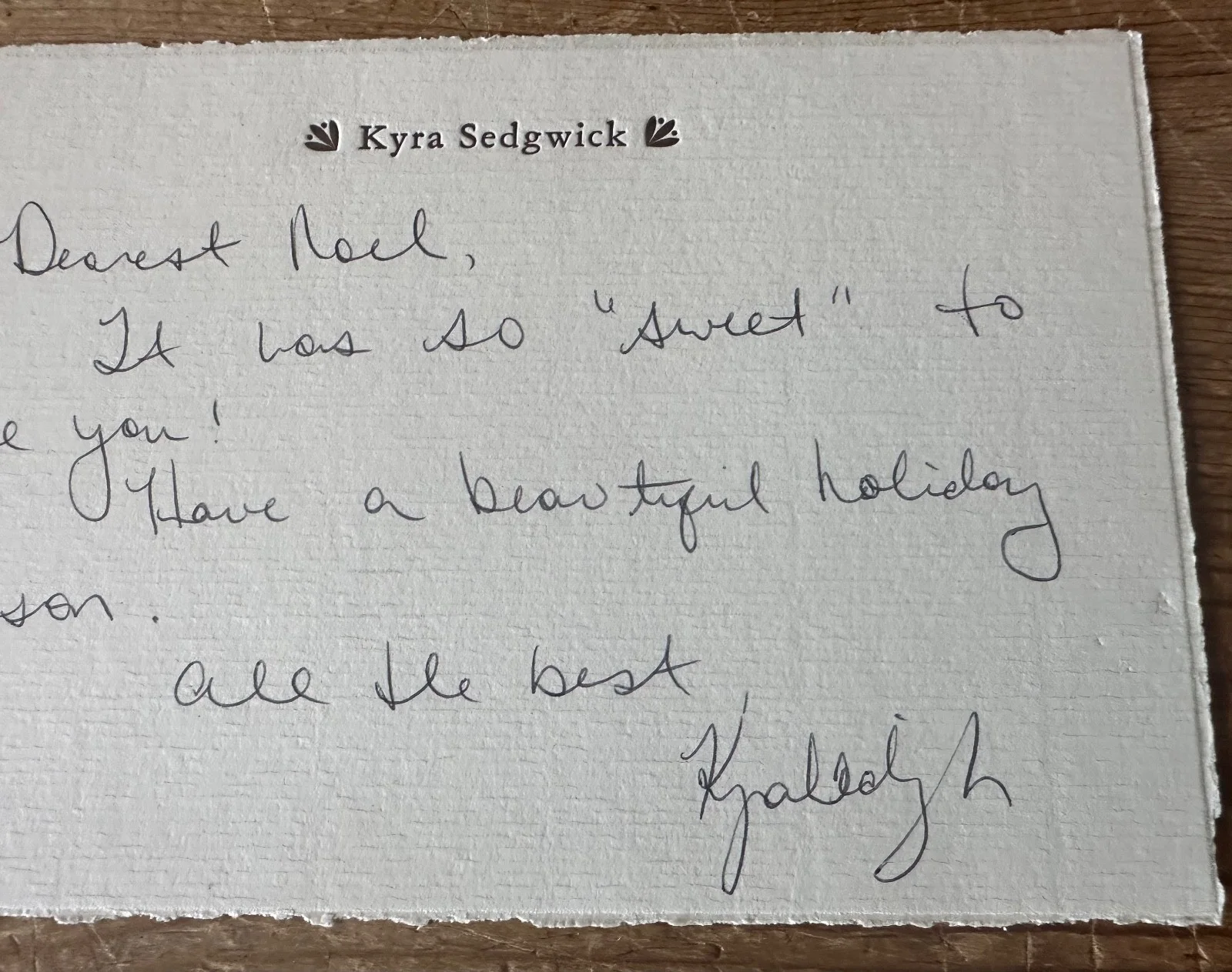 KYRA SEDGWICK HAND SIGNED HOLIDAY CARD AUTOGRAPH #56 FYC HFPA, изображение 2