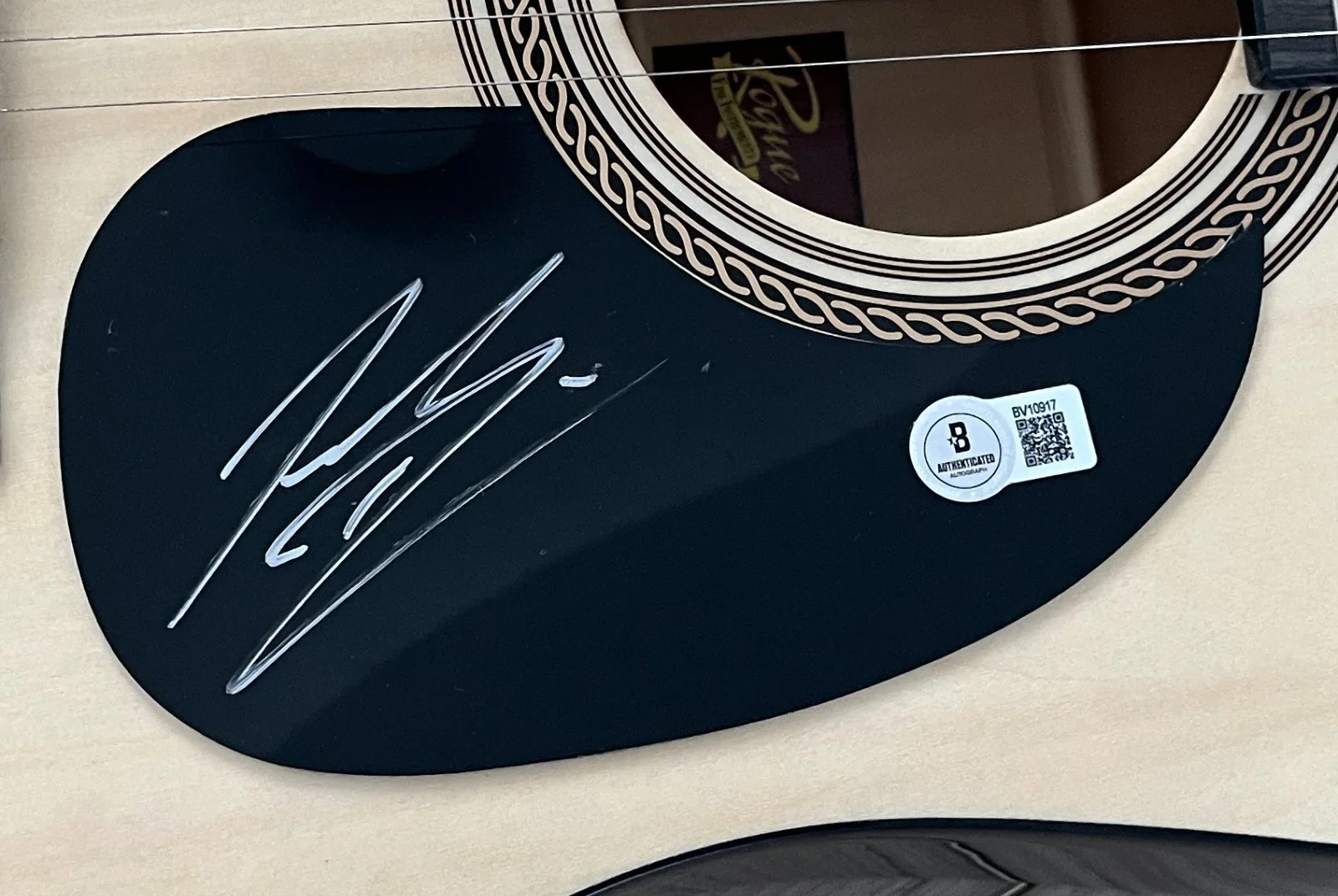 JORDAN DAVIS SIGNED AUTOGRAPH 41" ACOUSTIC GUITAR wEXACT PROOF & BECKETT BAS COA, image 3
