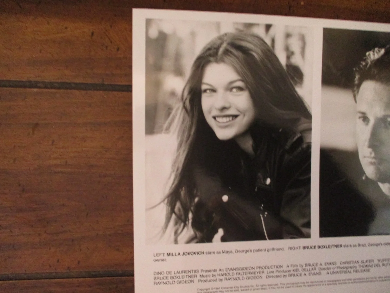 Milla Jovovich/Bruce Boxleitner(KUFFS)1992 10 x 8 Glossy Black/White Press Photo, image 2