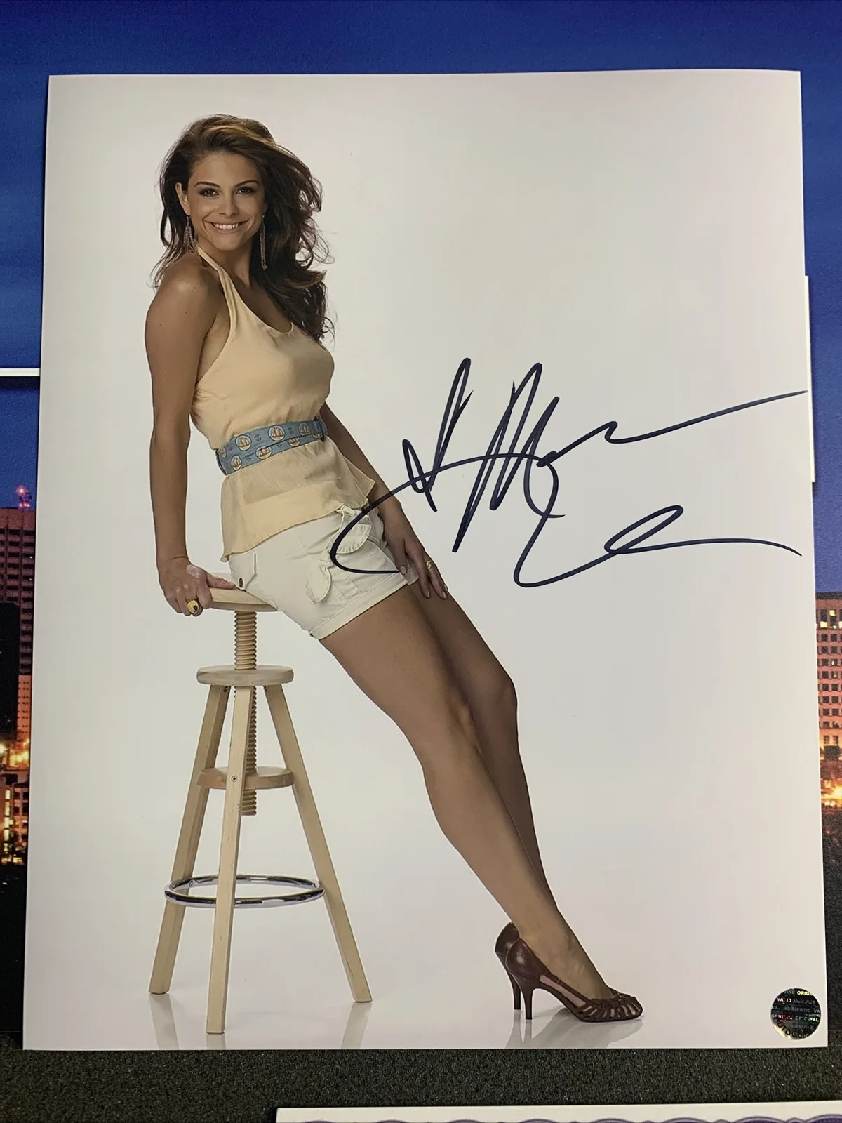 Maria Menounos — Maria Menounos - Signed Autographed 8x10 photo - AUTO with COA