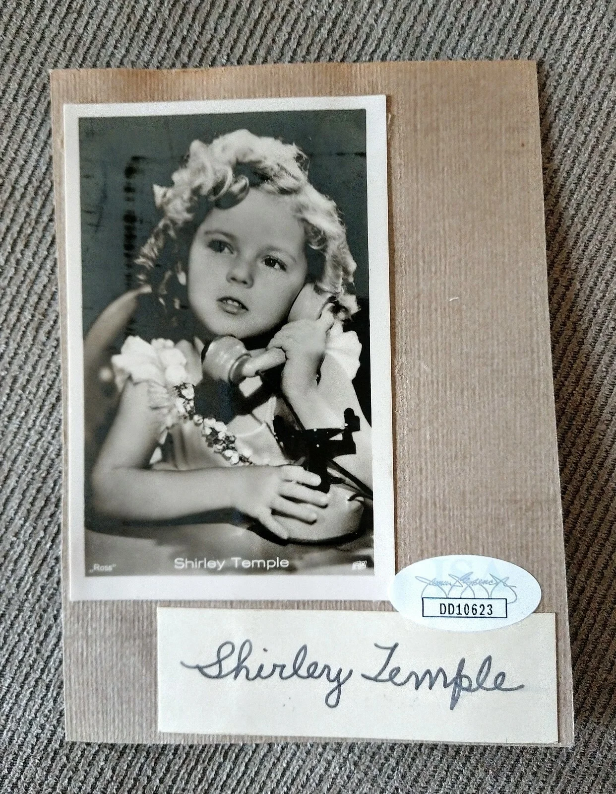 Shirley Temple — JSA CERTIFIED RARE EARLY/YOUNG SHIRLEY TEMPLE SIGNED CUT SIGNATURE W/PHOTO
