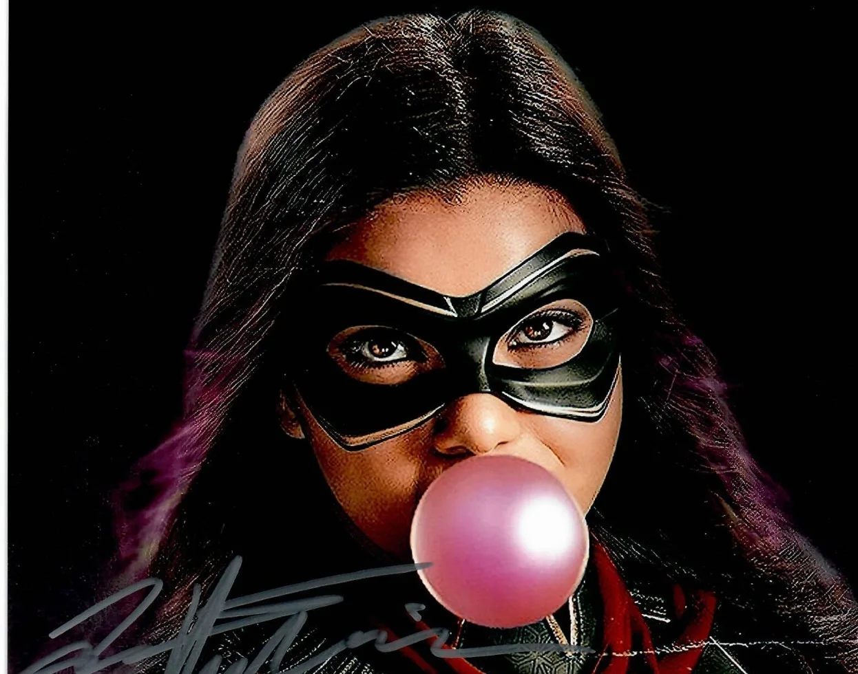 Iman Vellani — Iman Vellani Ms Marvel As Kamala Khan Movie Actress Signed 8 x 10 Photo TTM COA, image 3