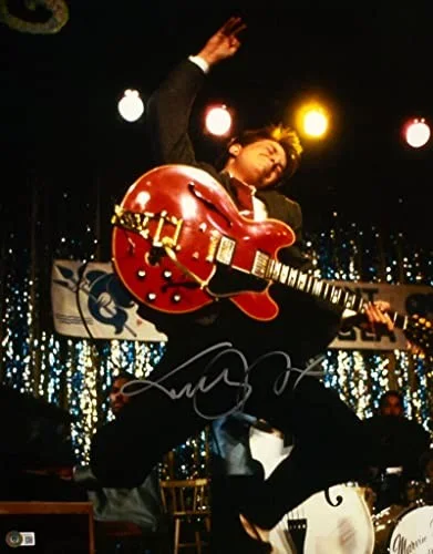 Michael J. Fox — Michael J. Fox Autographed Back to the Future 16x20 Guitar Photo- Beckett W Holo, изображение 5