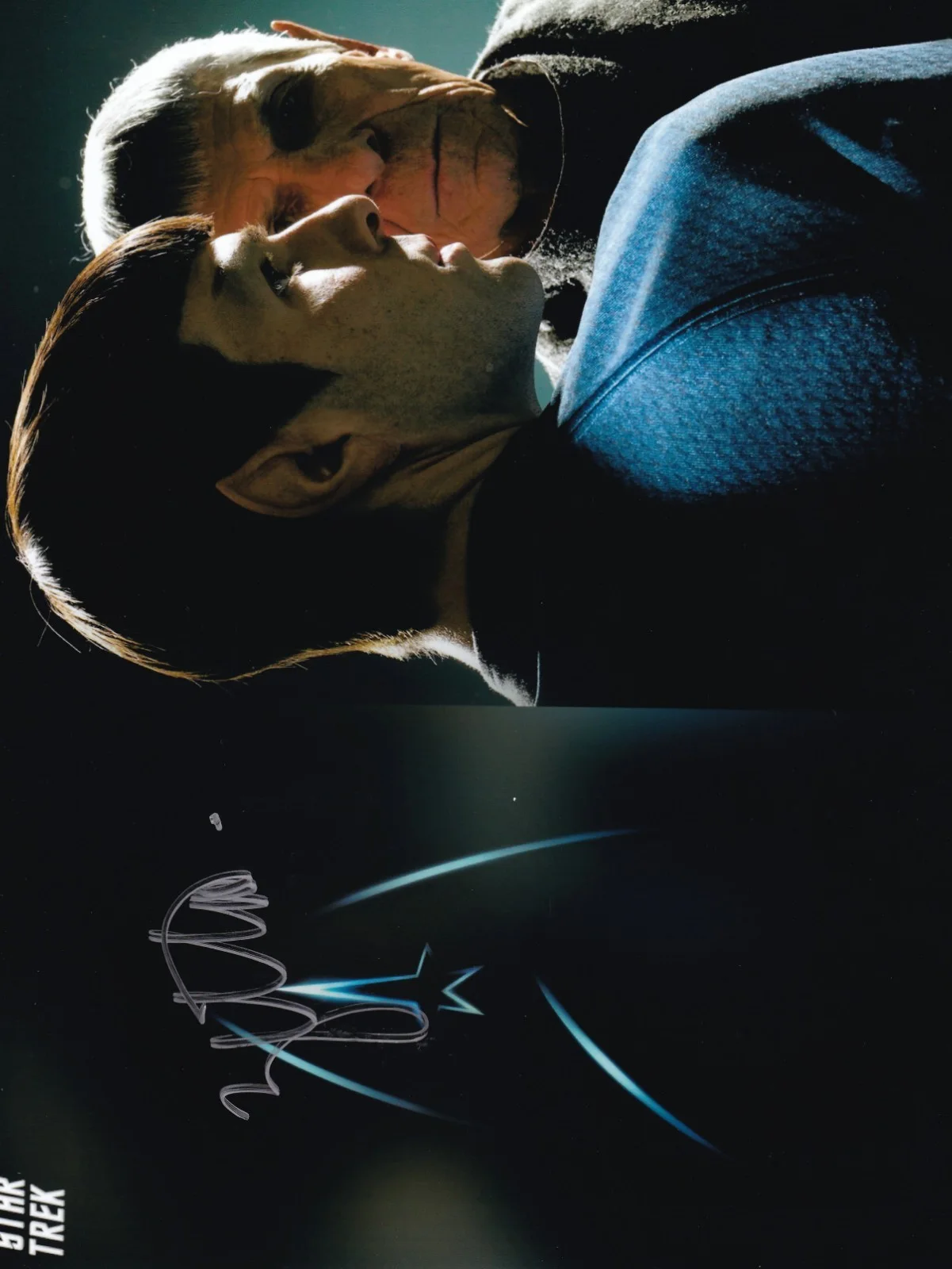 Zachary Quinto — Zachary Quinto Star Trek signed 8 x 10 Photo w/COA