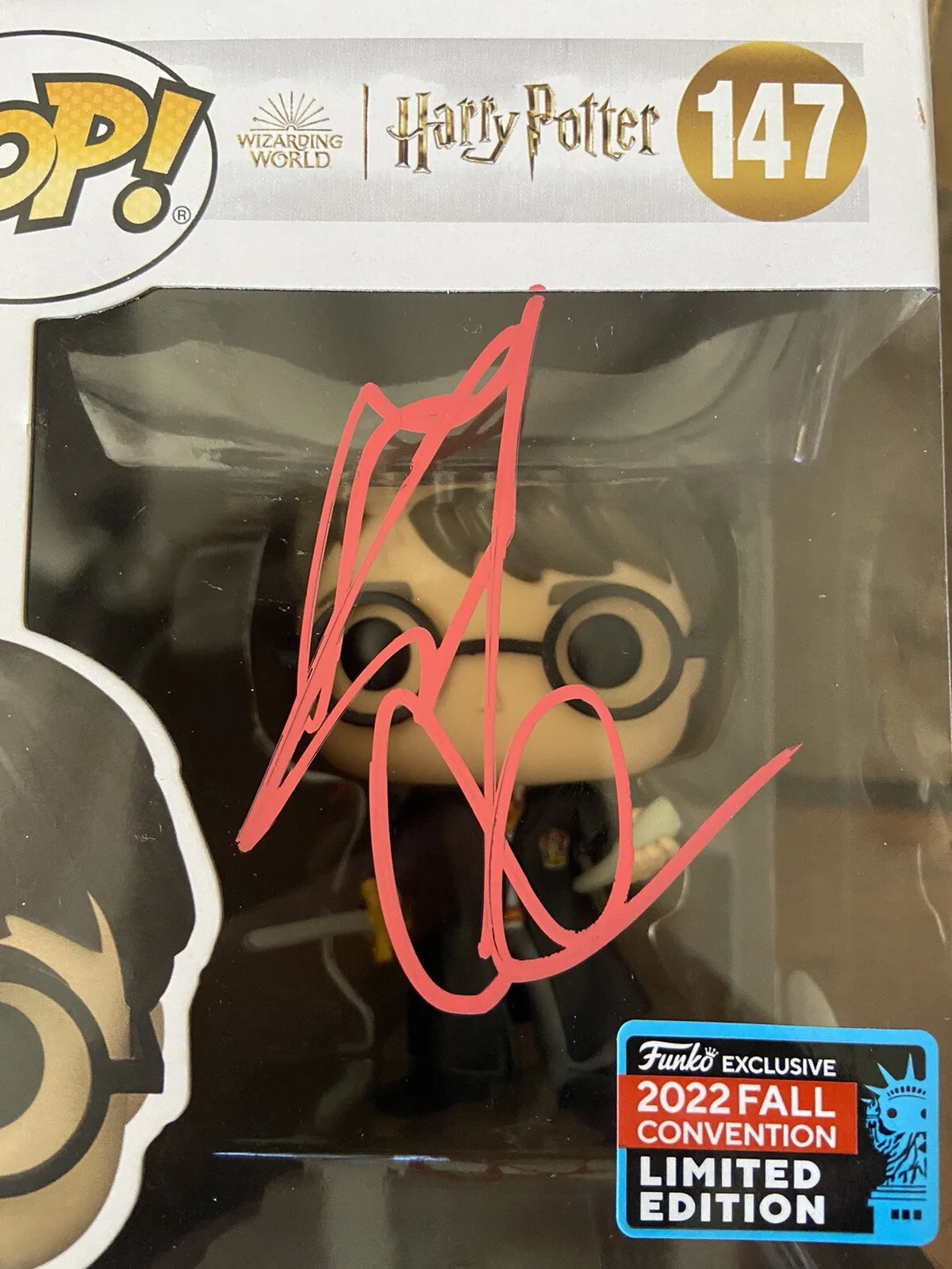 Daniel Radcliffe — Daniel Radcliffe SIGNED Harry Potter Fall 2022 Exclusive Funko Pop 147- JSA COA, image 2