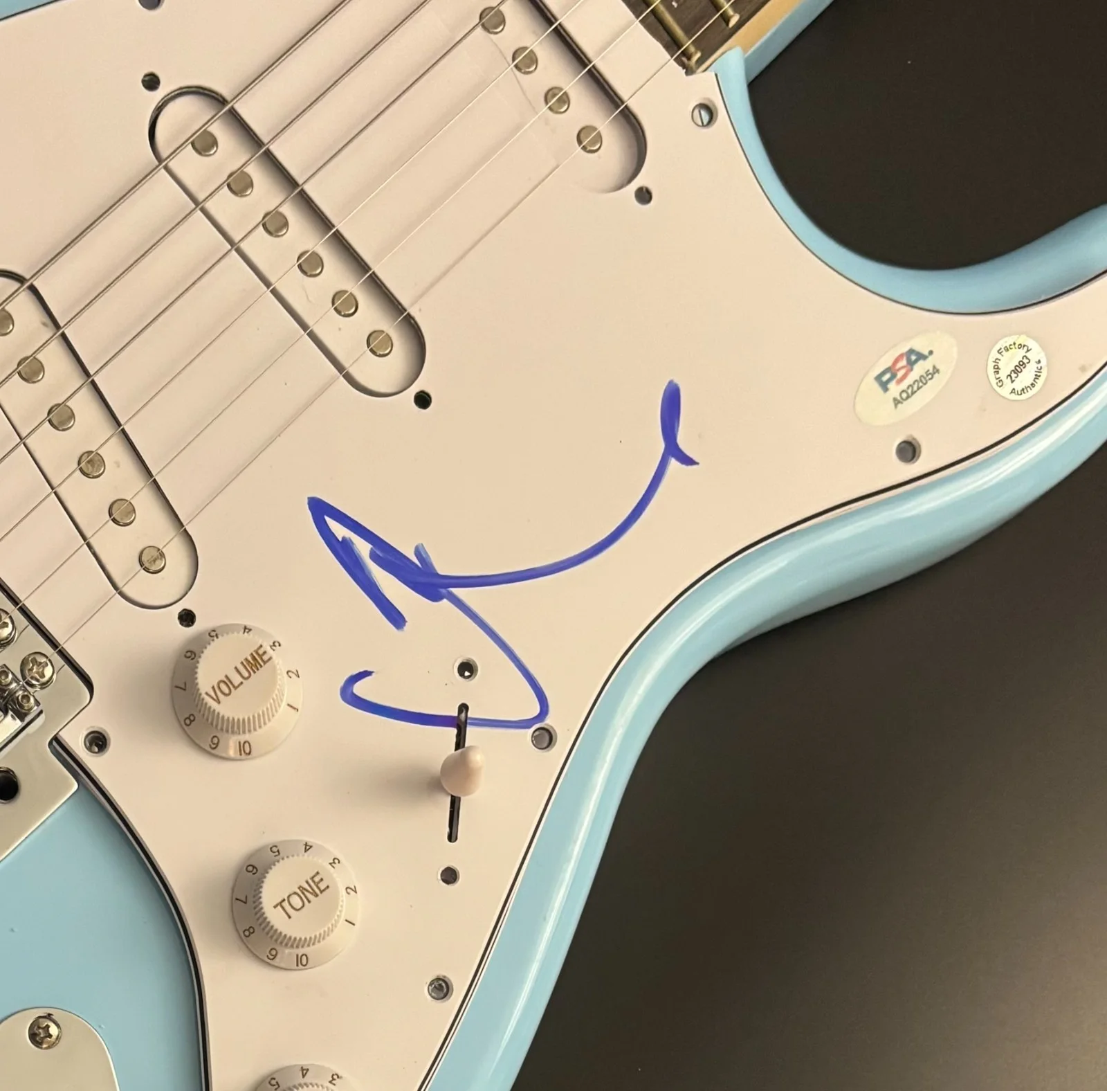 PSA Muse Band Drummer * DOMINIC HOWARD * Signed Electric Guitar COA, image 5