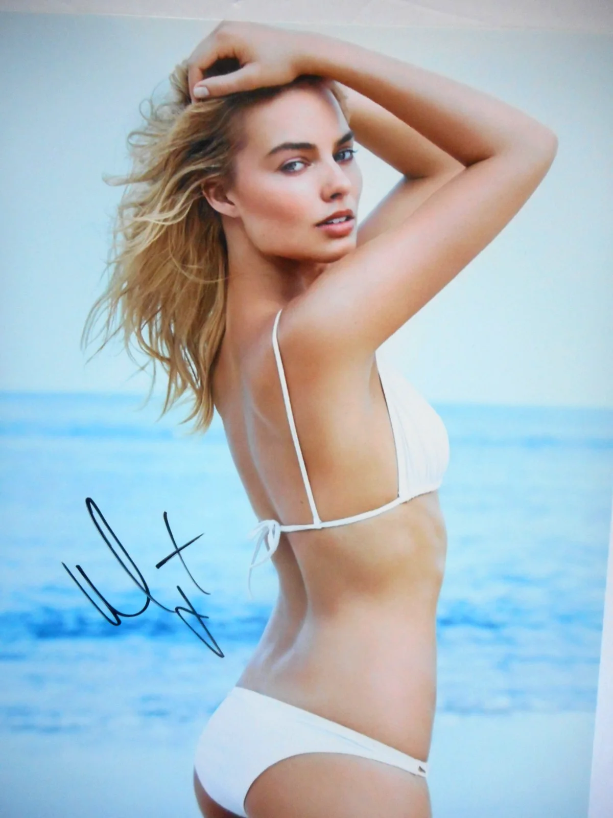 Margot Robbie — Margot Robbie signed SUICIDE SQUAD White Bikini Pretty 8x10 Photo W/COA & Holo, изображение 3