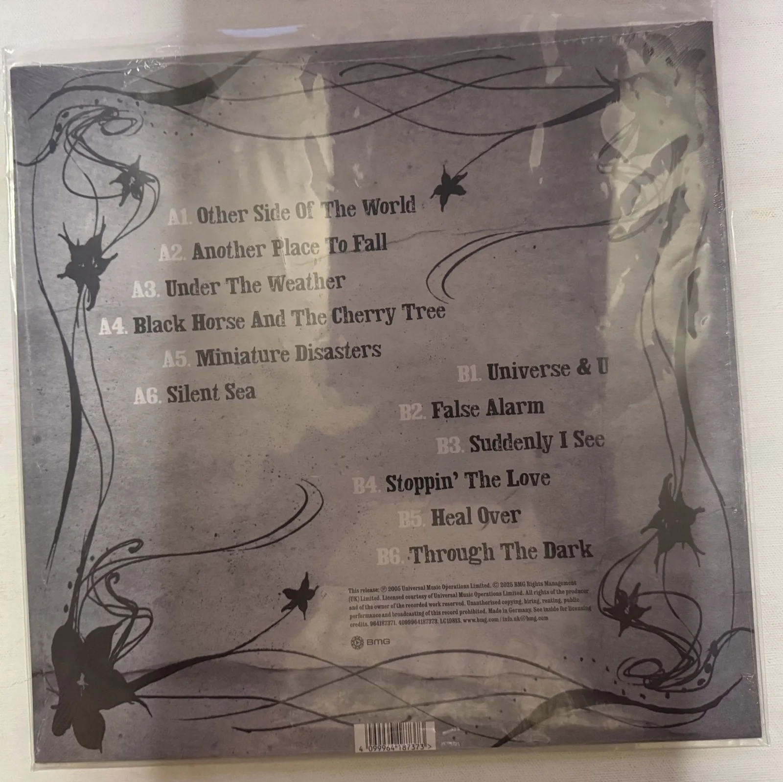 K.T. Tunstall Signed Autographed "Eye to the Telescope" Record Album Insert, изображение 3