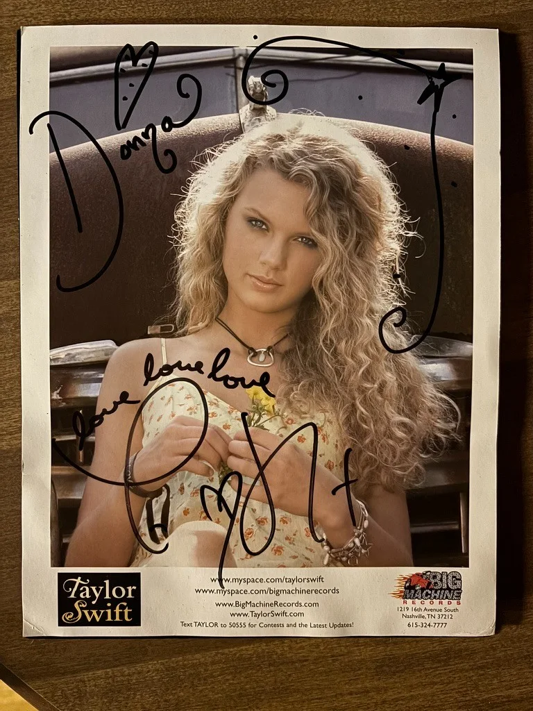 2006 Taylor Swift Signed Autograph Debut Truck 8x10" Debut Photo Framed, image 2