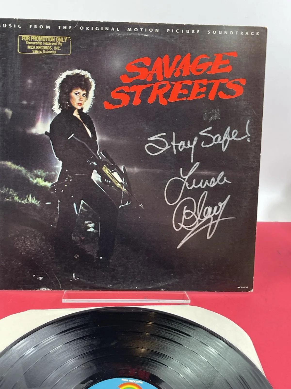 SAVAGE STREETS SOUNDTRACK Signed By LINDA BLAIR 1984 PROMO LP complete JSA, image 2