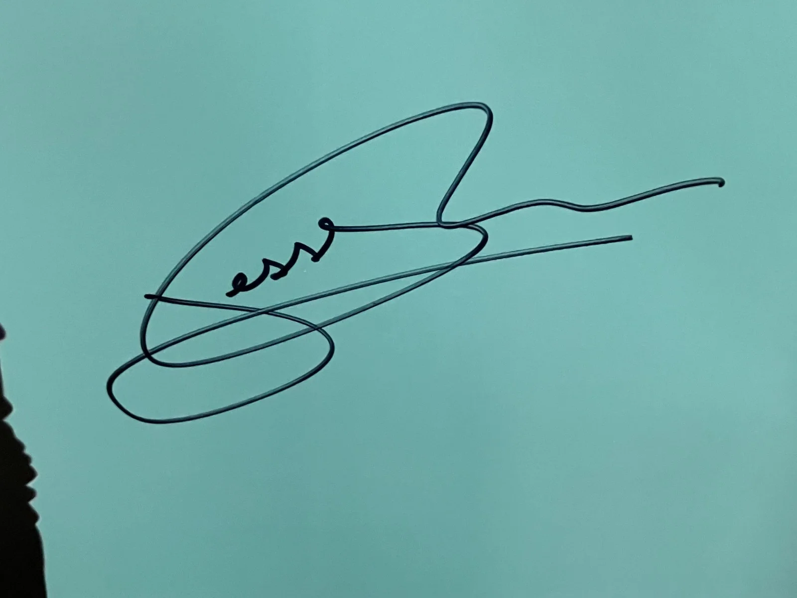 Jesse Rath — Jesse Rath Supergirl Star Autographed 16.5x x 23 Photo with Wizard World COA, изображение 2
