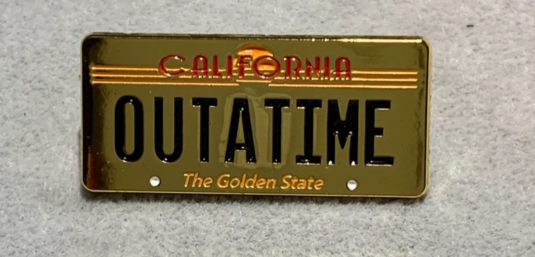 OUTATIME Licence Plate Pin Badge - Back to the Future Film 40x20mm, изображение 3