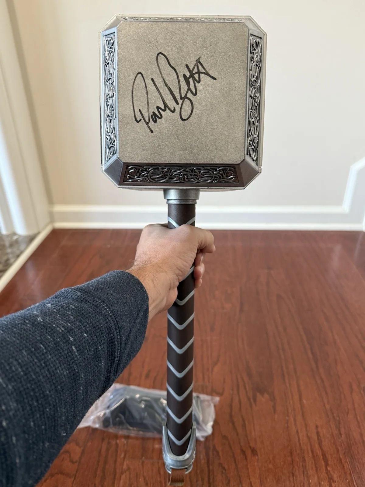 Samuel L. Jackson, Karen Gillan, Paul Rudd, Paul Bettany — Avengers Signed Marvel Legends Thor Mjolnir Samuel Jackson, Bettany,Rudd, Gillan, image 3
