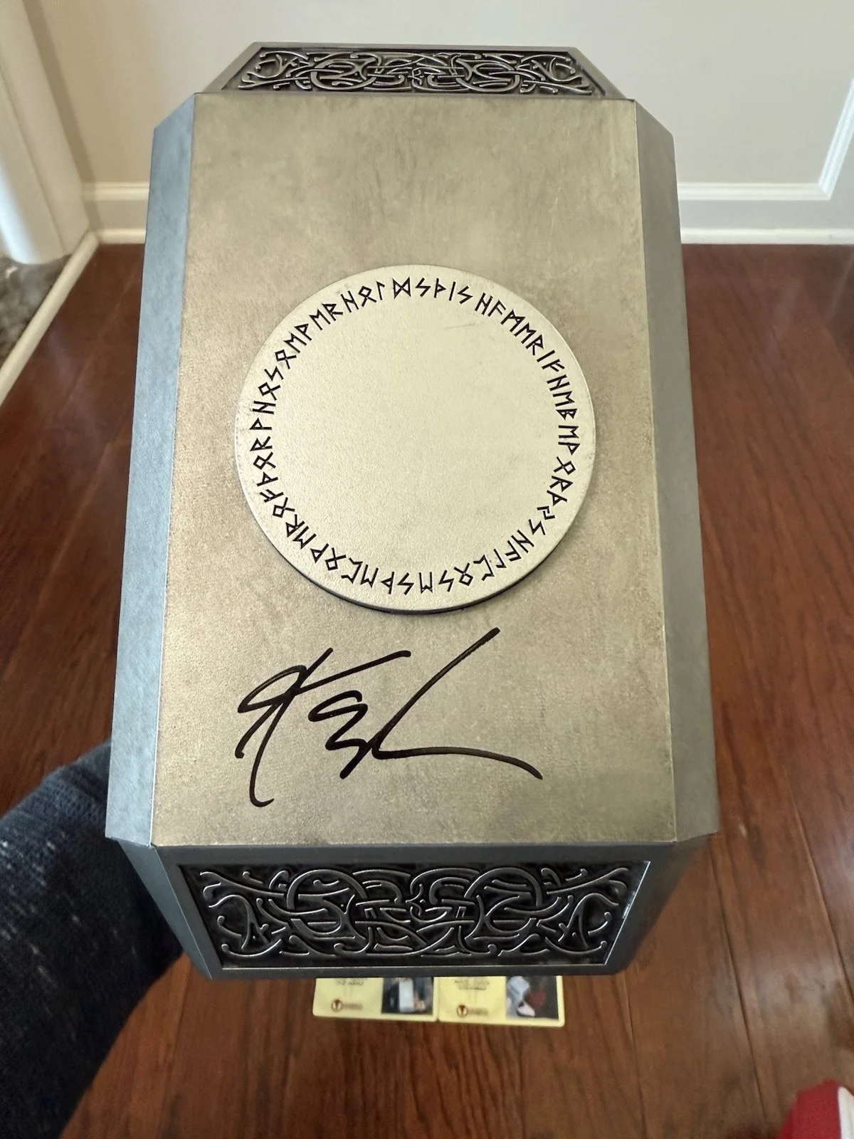 Samuel L. Jackson, Karen Gillan, Paul Rudd, Paul Bettany — Avengers Signed Marvel Legends Thor Mjolnir Samuel Jackson, Bettany,Rudd, Gillan, image 4