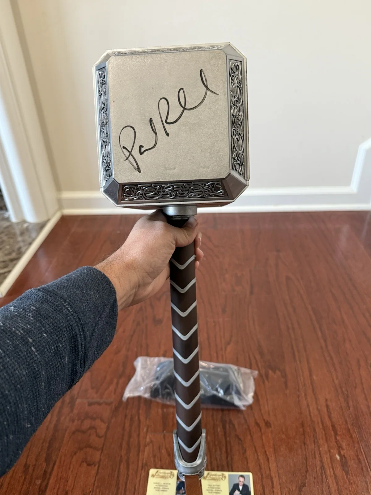 Samuel L. Jackson, Karen Gillan, Paul Rudd, Paul Bettany — Avengers Signed Marvel Legends Thor Mjolnir Samuel Jackson, Bettany,Rudd, Gillan, image 5