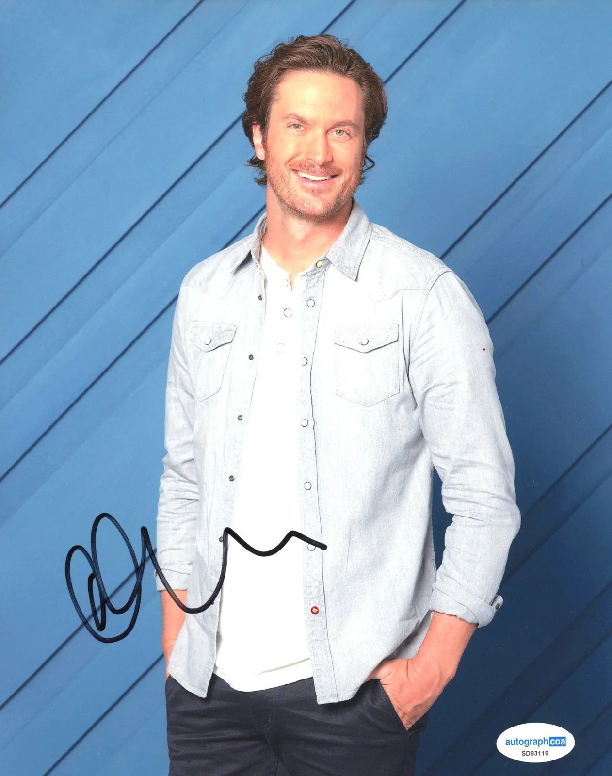 Oliver Hudson — Oliver Hudson signed Autographed 8x10 Photo e HOT A Merry Little Ex-Mas ACOA COA, image 3