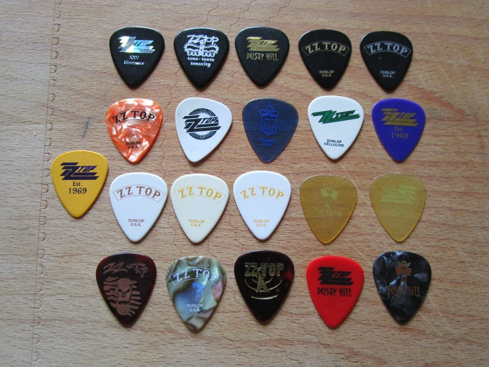 Dusty Hill Estate Personally Owned 21 Dusty Hil ZZ Top Guitar Picks, изображение 3