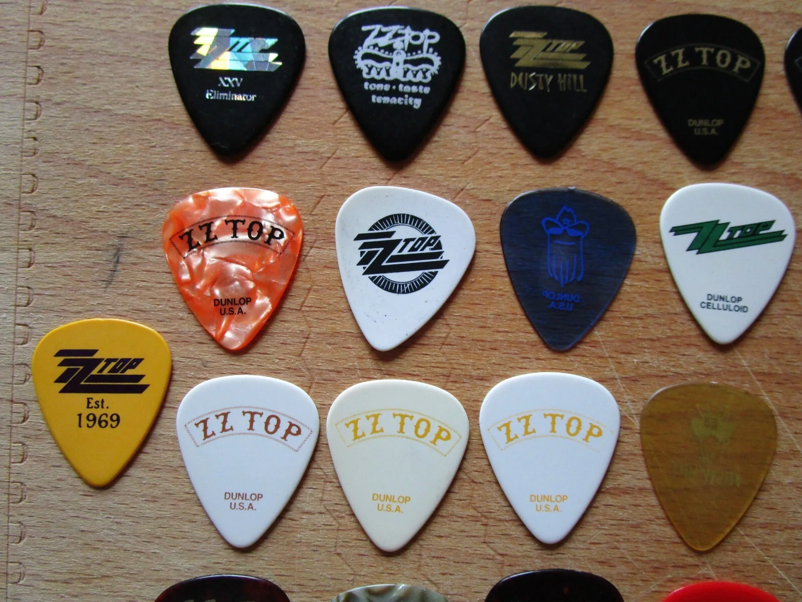 Dusty Hill Estate Personally Owned 21 Dusty Hil ZZ Top Guitar Picks, изображение 4