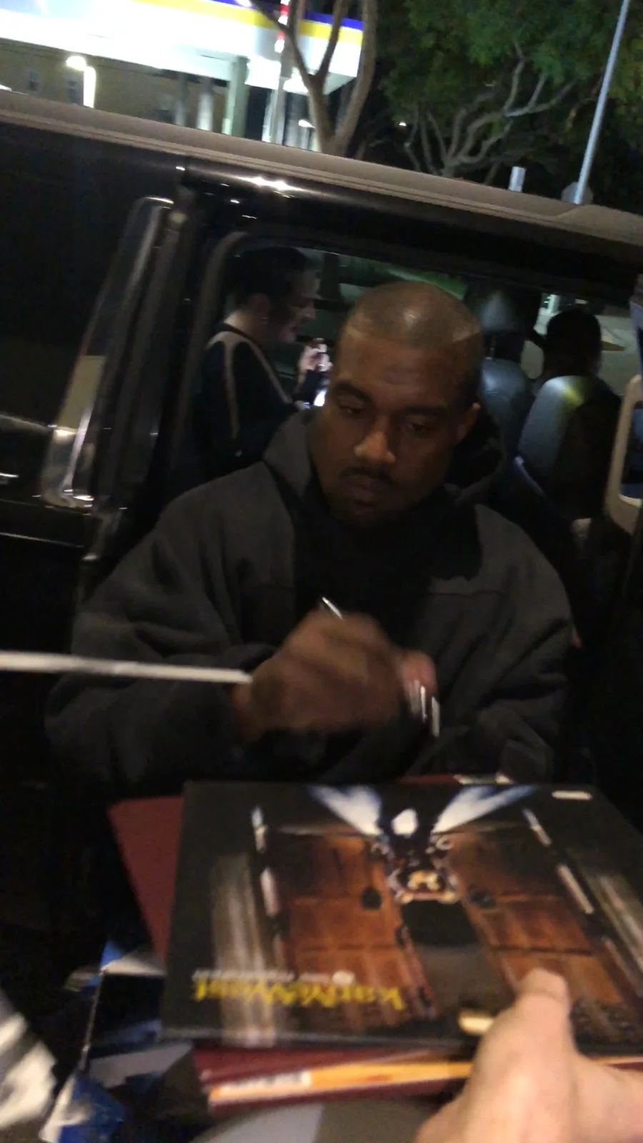KANYE WEST YE SIGNED AUTOGRAPH LATE REGISTRATION VINYL w/EXACT VIDEO PROOF & COA, image 2