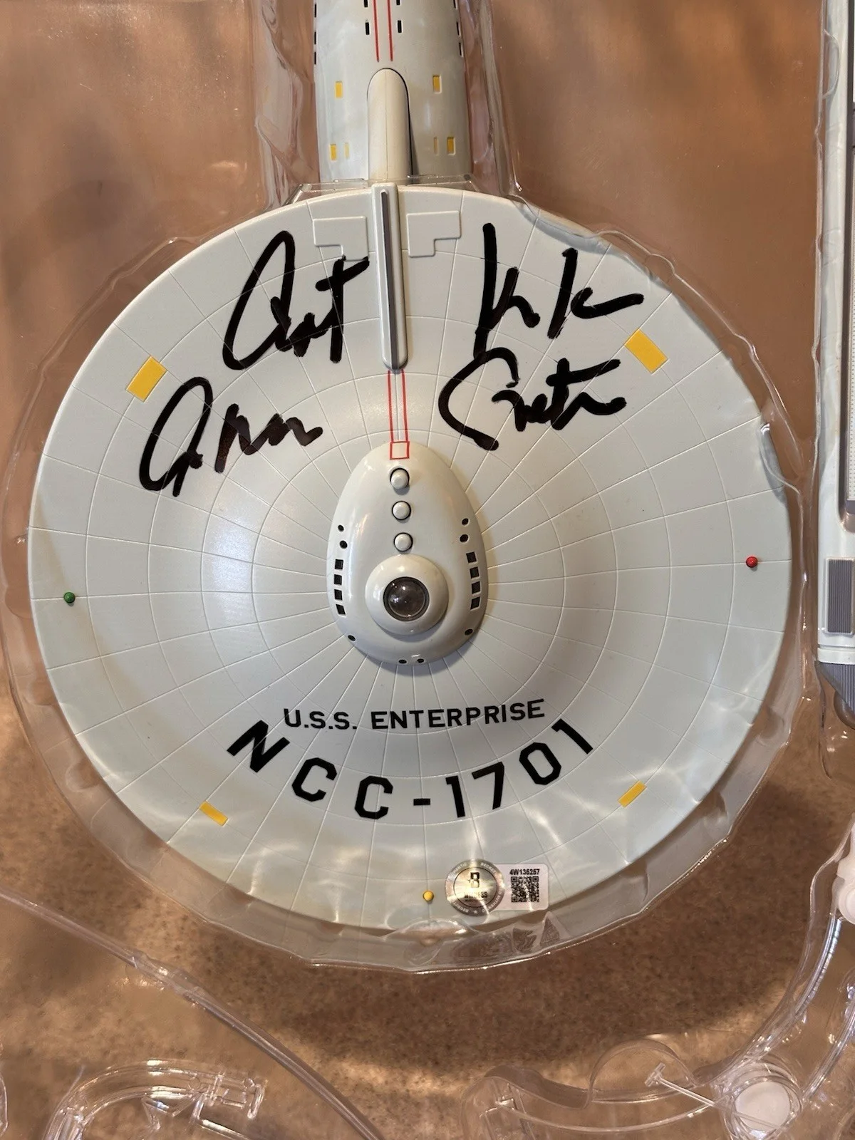 William Shatner — William Shatner Captain Kirk Signed Star Trek U.S.S Enterprise NCC-1701 Beckett, image 4