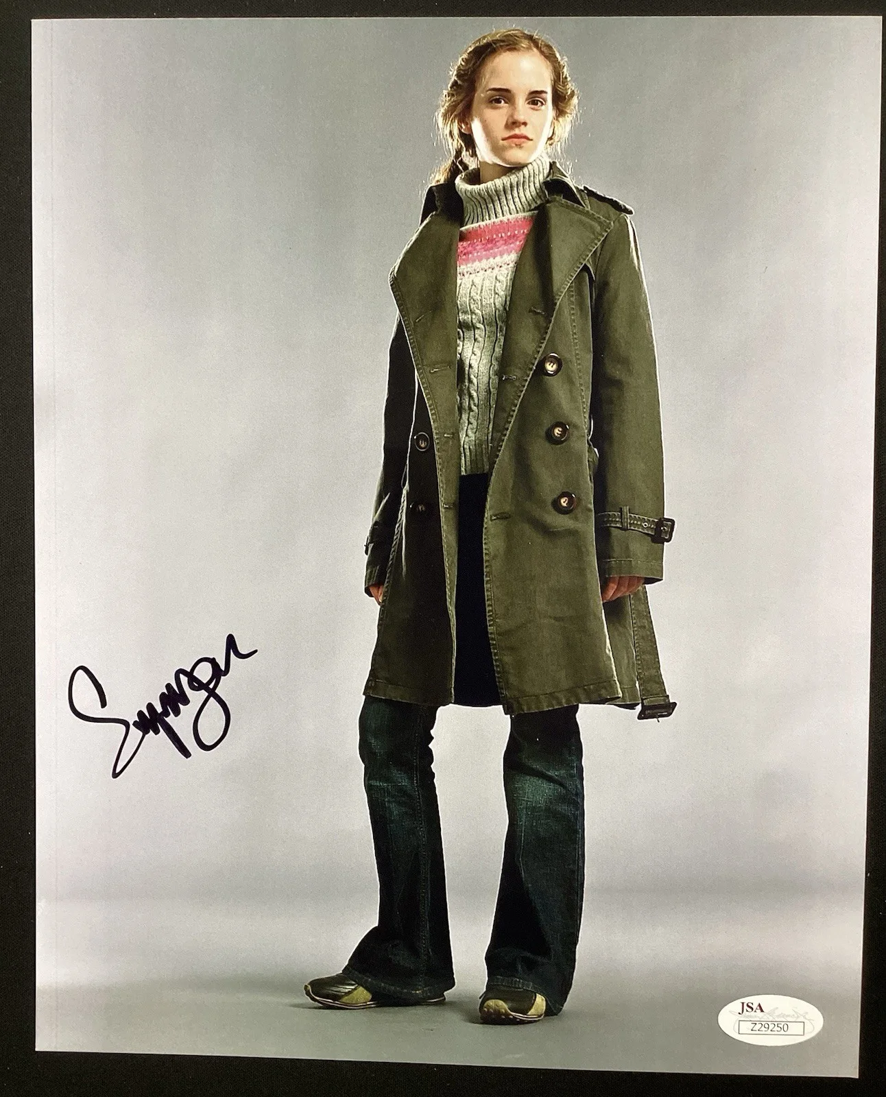 Emma Watson — Emma Watson Signed Photo 8x10 Actor Harry Potter Autograph JSA 10 - RARE