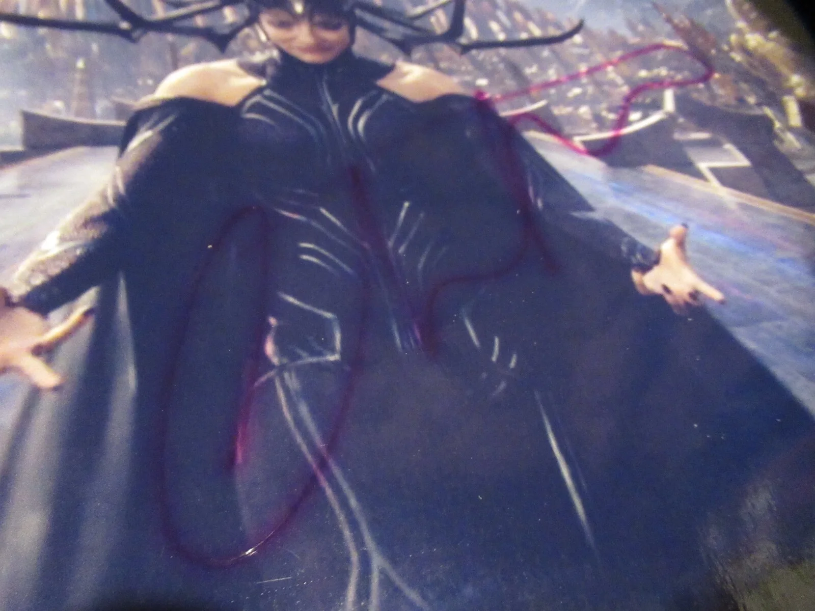 CATE BLANCHET — CATE BLANCHETT THOR - HELA - RAGNARÖK AUTOGRAPHED LONG 8x12 PHOTO & SLEEVE, изображение 4