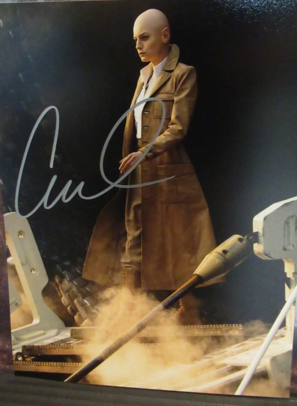 EMMA CORRIN — EMMA CORRIN - DEADPOOL VS WOLVERINE - CASSANDRA NOVA SIGNED 8x10 PHOTO W/COA, image 2