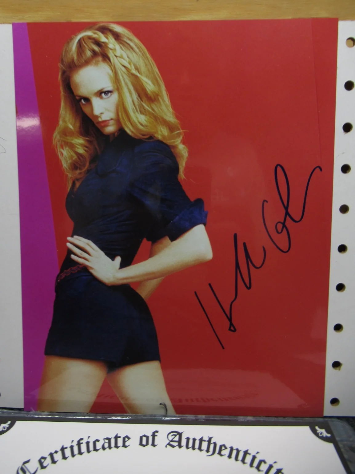 HEATHER GRAHAM — AUSTIN POWERS - HEATHER GRAHAM FELICITY SHAGWELL , 8X10 PHOTO AUTOGRAPHED W COA
