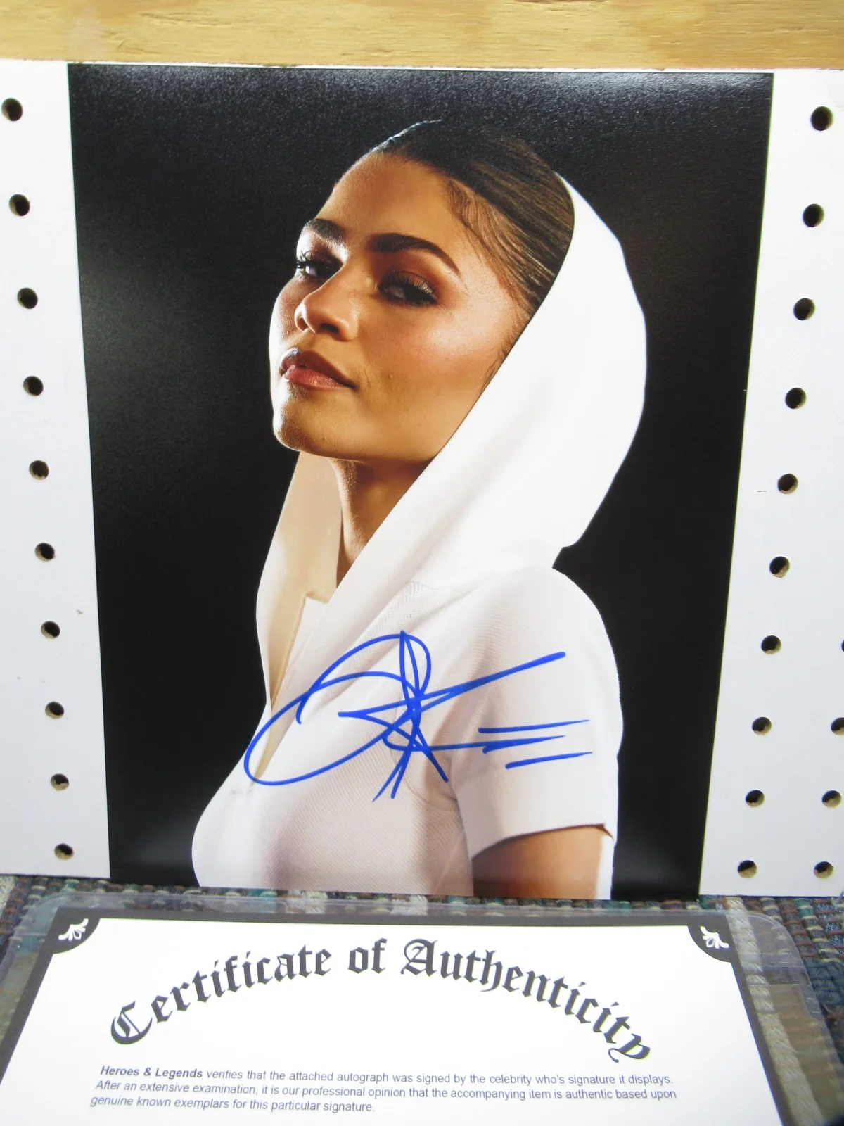 ZENDAYA — ZENDAYA DUNE ACTRESS IN WHITE HOOD SIGNED 8"X10" PHOTO AUTOGRAPHED W COA