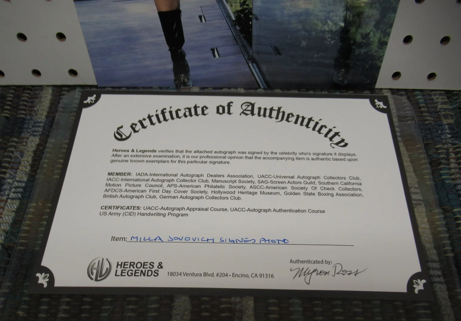 MILLA JOVOVICH — MILLA JOVOVICH MOVIE ACTRESS SIGNED 8"X10" PHOTO AUTOGRAPHED W COA, изображение 4