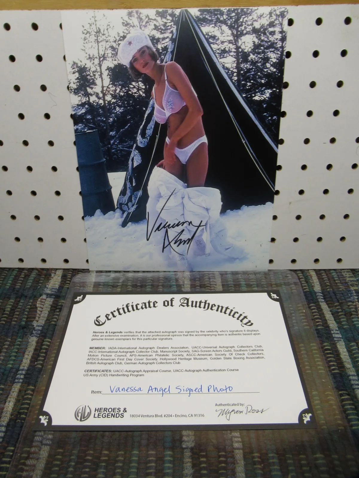 VANESSA ANGEL — VANESSA ANGEL , SPIES LIKE US , SIGNED 8"X10" PHOTO AUTOGRAPHED W COA, изображение 4