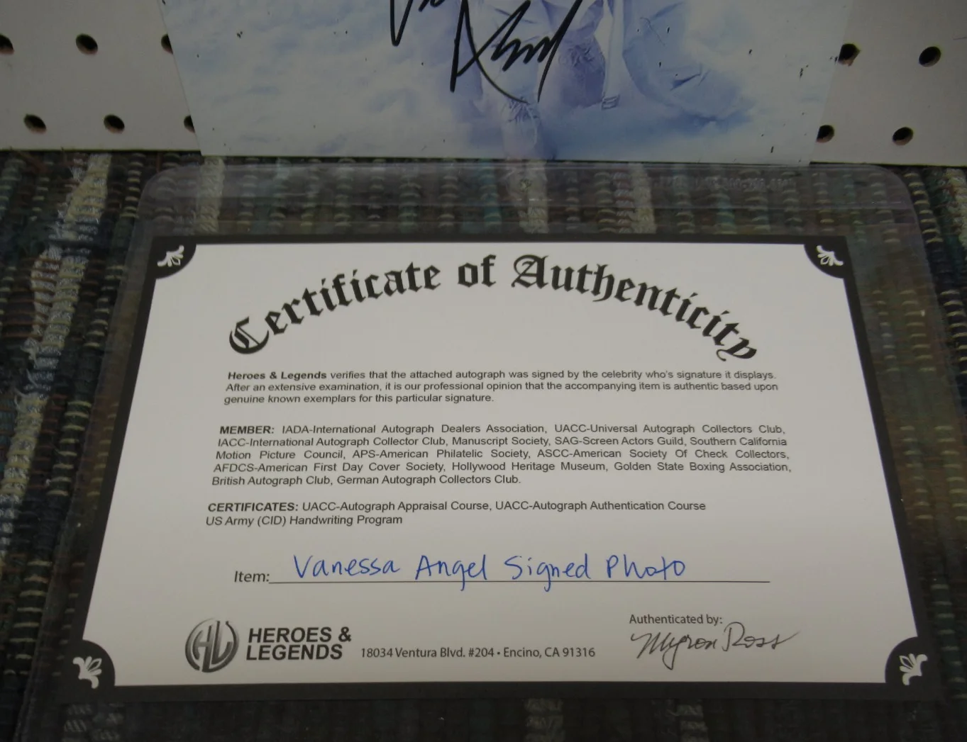 VANESSA ANGEL — VANESSA ANGEL , SPIES LIKE US , SIGNED 8"X10" PHOTO AUTOGRAPHED W COA, изображение 5