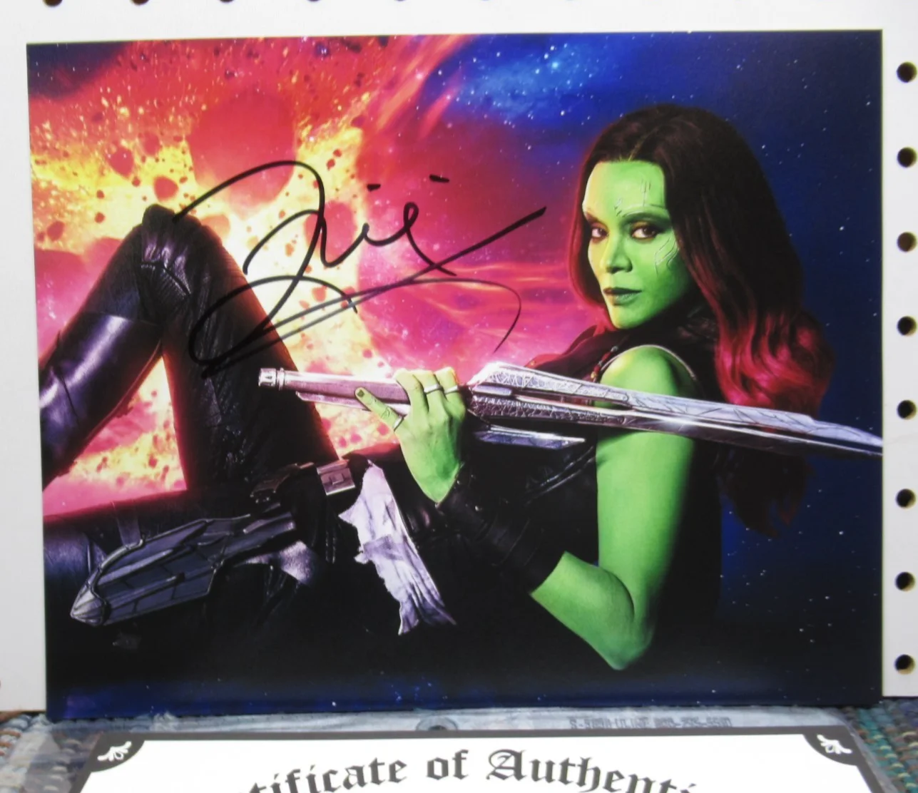 ZOE SALDANA — ZOE SALDANA GAMORA GUARDIANS OF THE GALAXY SIGNED 8"X10" PHOTO AUTOGRAPHED W COA, изображение 2