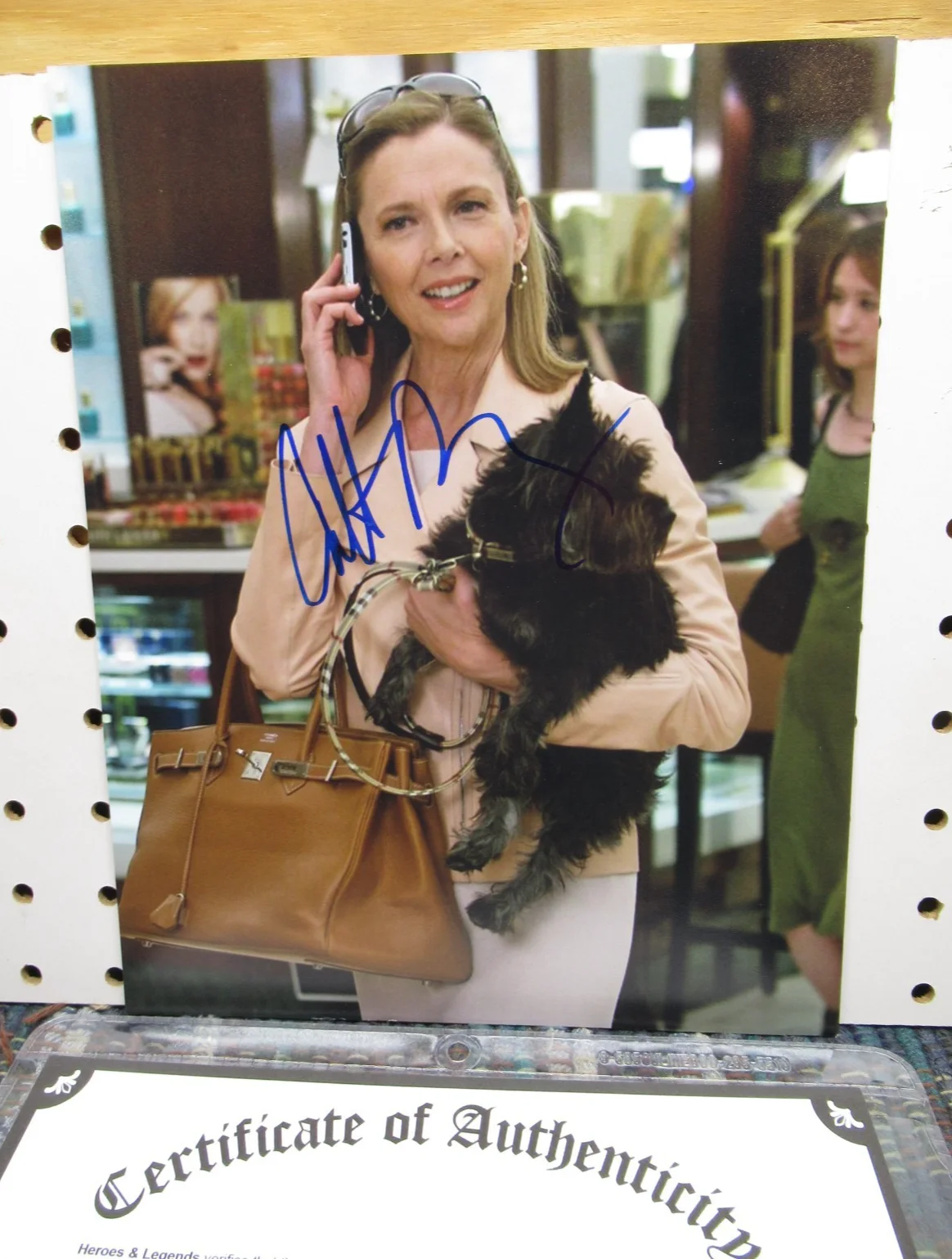 ANNETTE BENING — ANNETTE BENING , AMERICAN BEAUTY ACTRESS SIGNED 8"X10" PHOTO AUTOGRAPH W COA