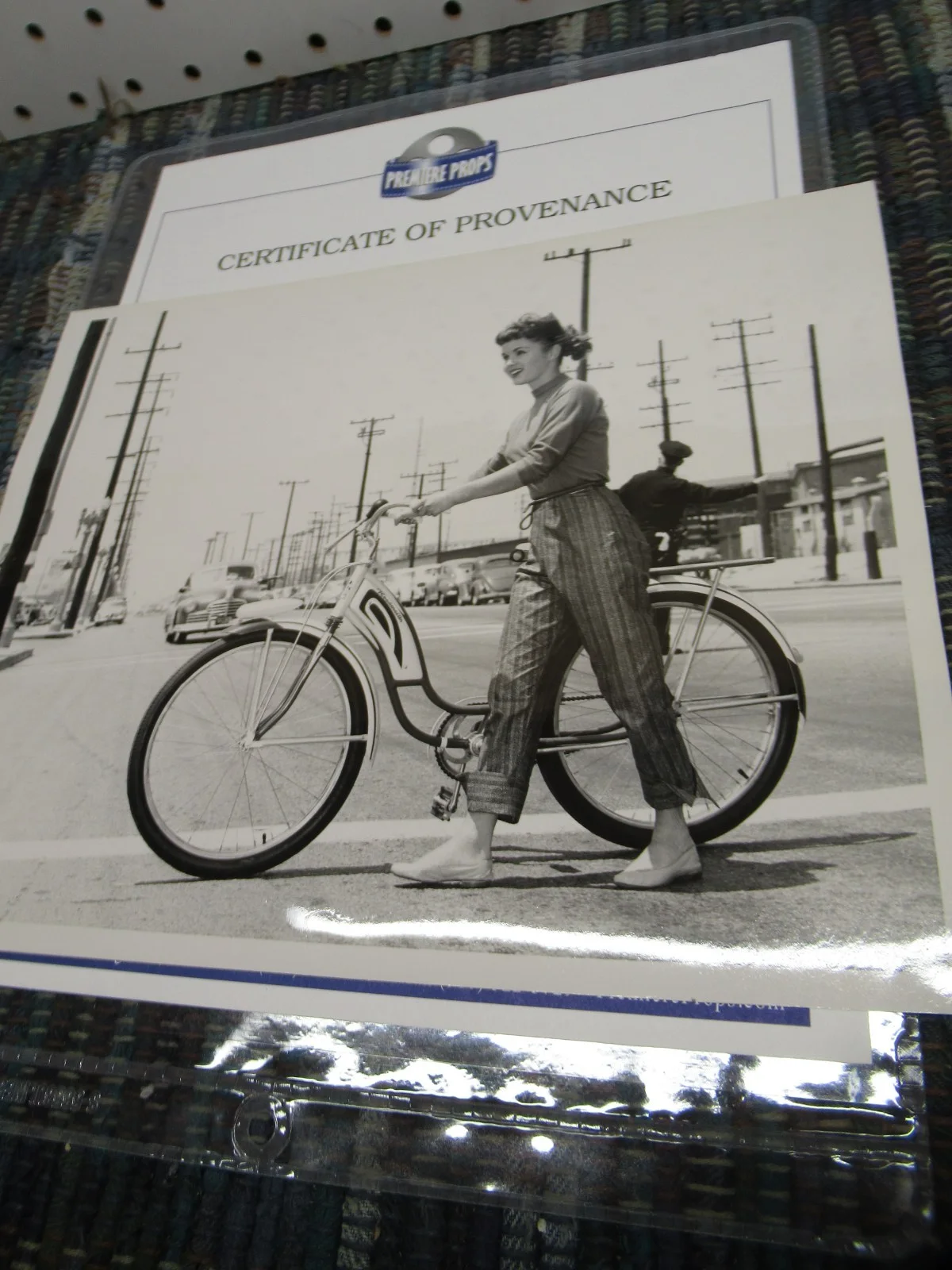 DEBBIE REYNOLDS PERSONALLY OWNED PUBLIC BICYCLE SAFETY PHOTO EARLY RELEASE W/COP, изображение 4