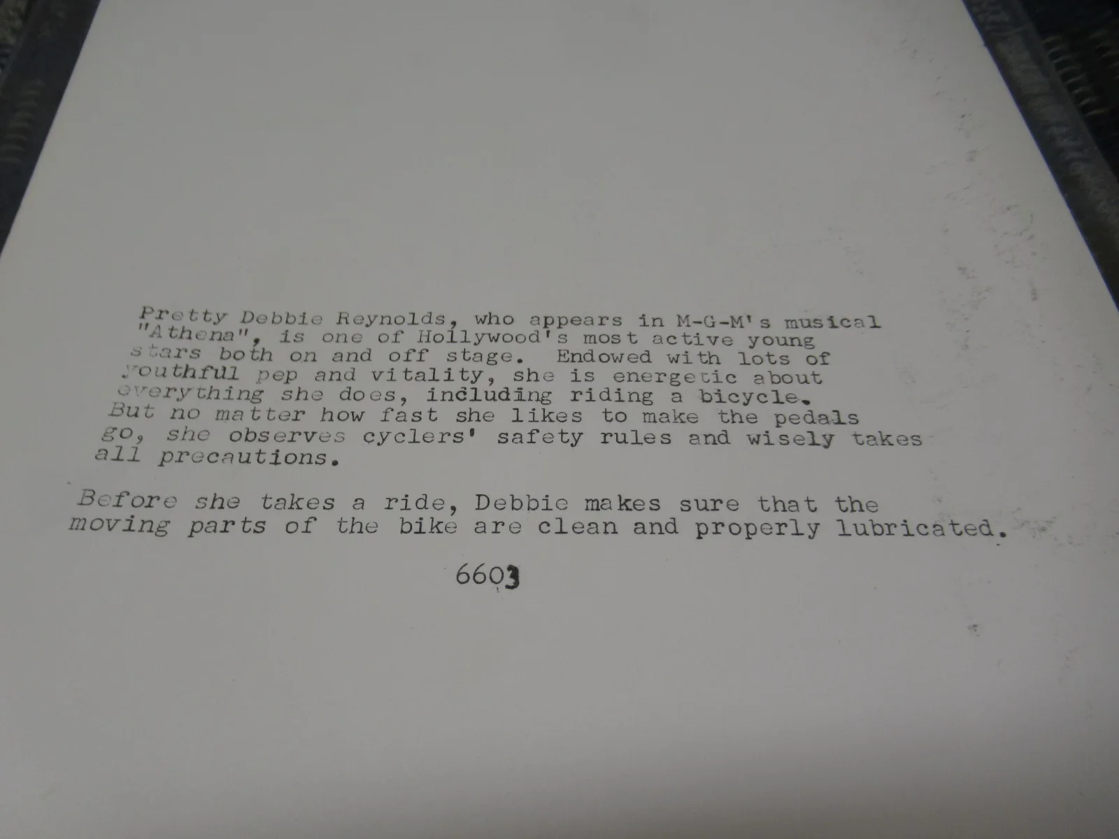 DEBBIE REYNOLDS PERSONALLY OWNED PUBLIC BICYCLE SAFETY PHOTO EARLY RELEASE W/COP, изображение 5