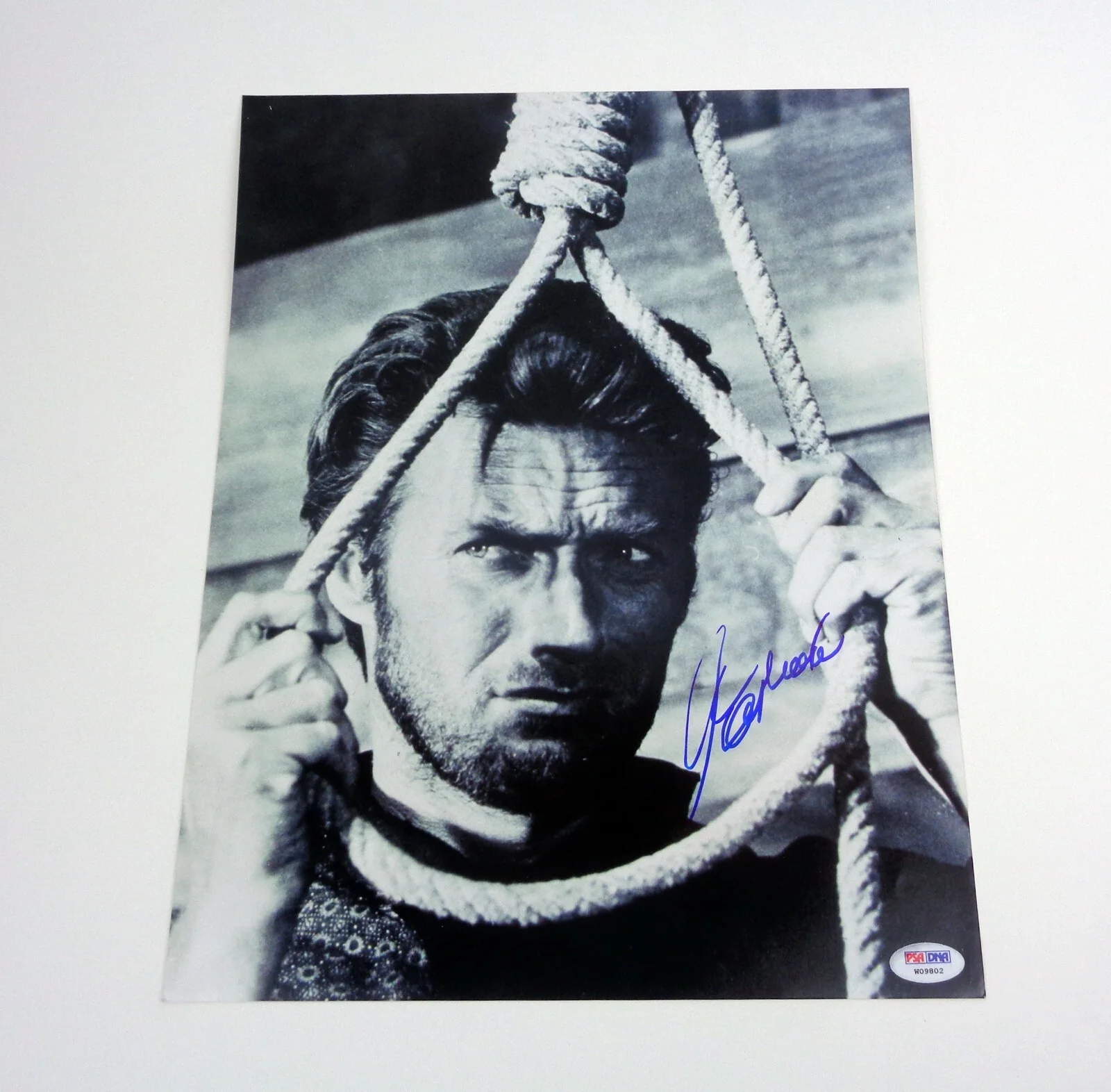 Clint Eastwood — Clint Eastwood The Good Bad Ugly Signed Autograph 11x14 Photo PSA/DNA COA #1, изображение 2