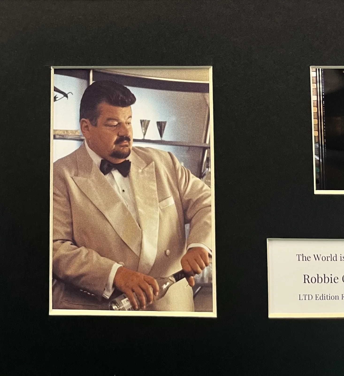 ROBBIE COLTRANE . The World is not Enough 35mm Film Cell Mounted Display, изображение 2