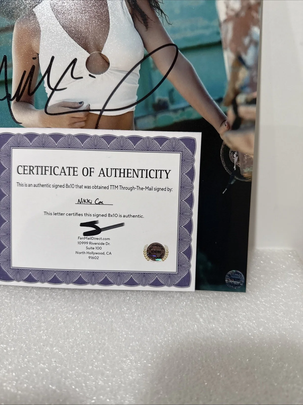 actress — Nikki Cox (Actress) Signed Autographed 8x10 photo - AUTO w/COA, изображение 2
