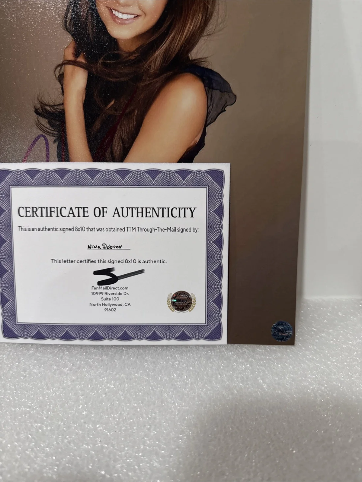 actress — Nina Dobrev (Actress) Signed Autographed 8x10 photo - AUTO w/COA, изображение 2