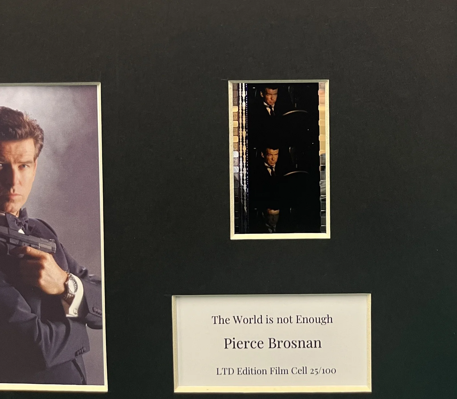 PIERCE BROSNAN . The World is not Enough 35mm Film Cell Mounted Display, изображение 3